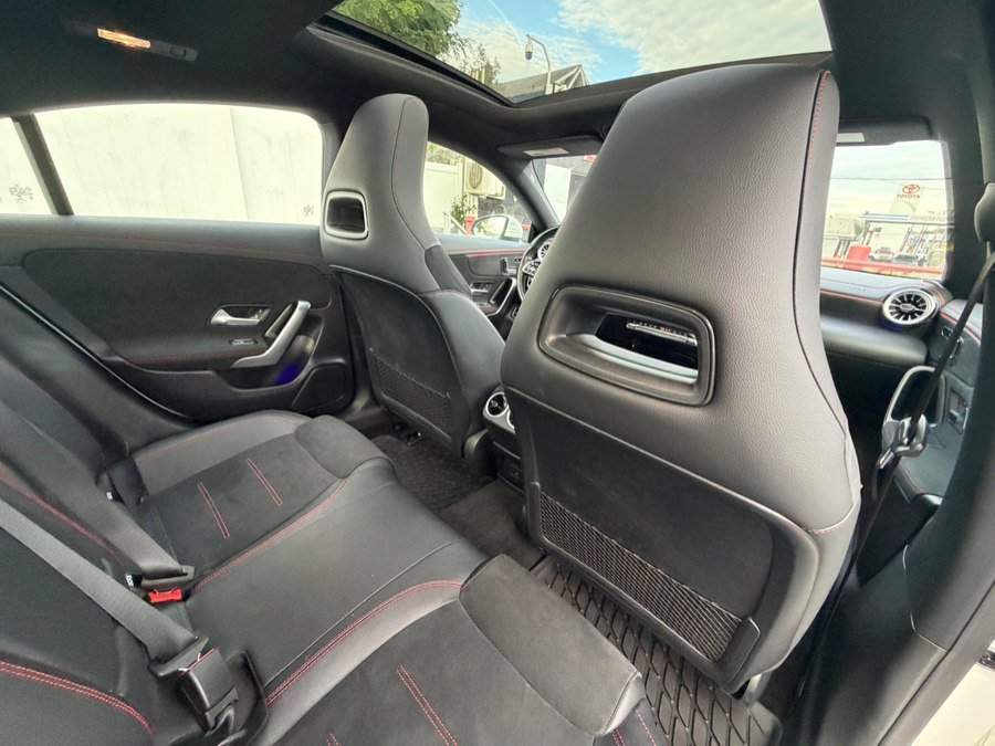 Used 2023 Mercedes-Benz CLA 250 4MATIC image 35