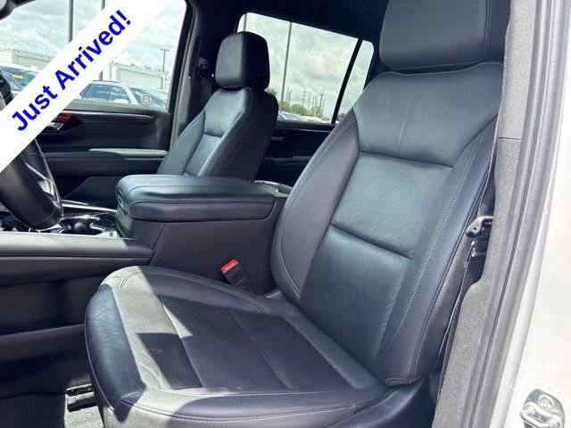 Used 2025 Chevrolet Suburban Z71 AWD/4WD image 9