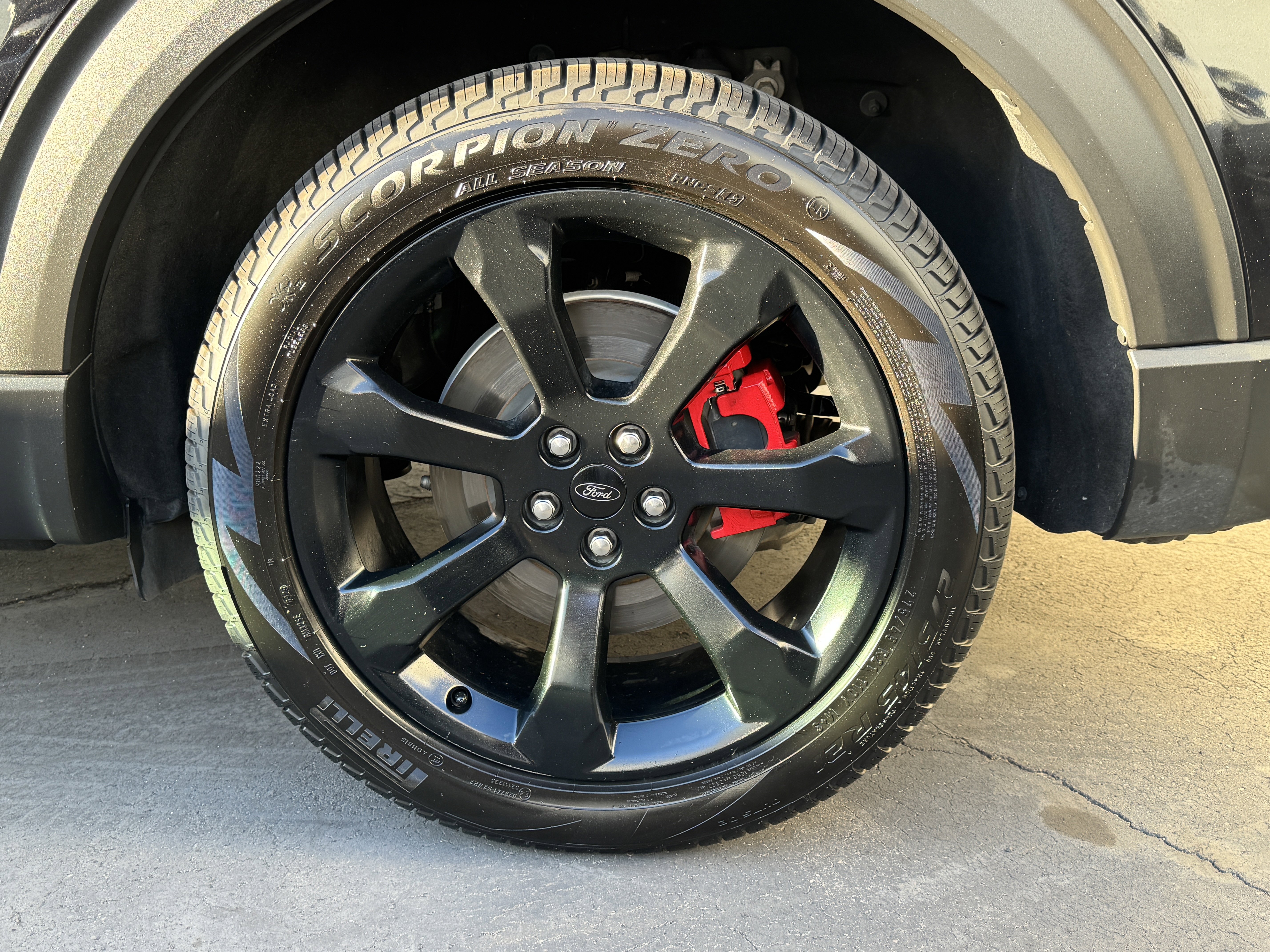 Used 2020 Ford Explorer ST w/ ST Street Pack image 13