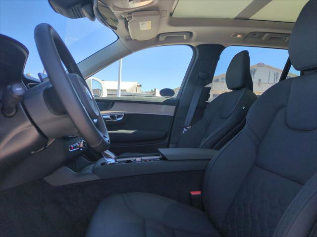 Used 2025 Volvo XC90 B6 Plus w/ Protection Package Premier image 20
