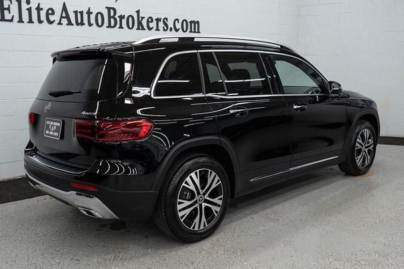 Used 2024 Mercedes-Benz GLB 250 4MATIC w/ Driver Assistance Package image 6