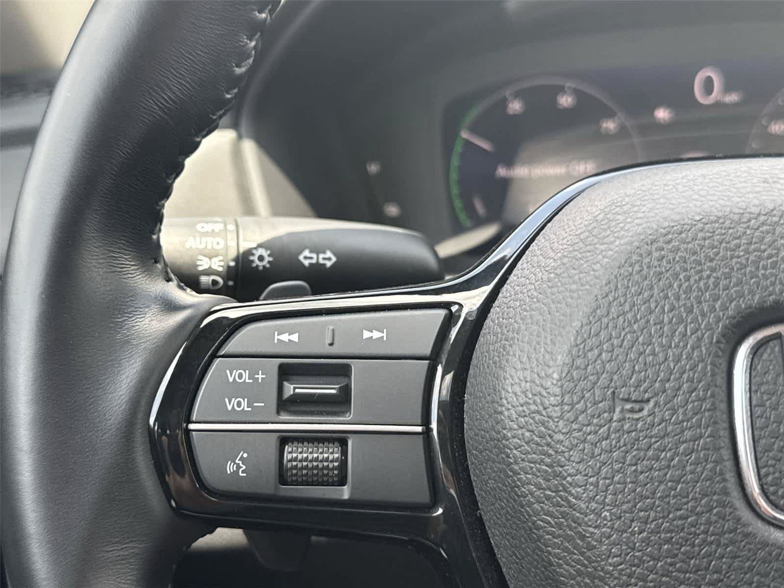 Used 2023 Honda Accord Touring image 17