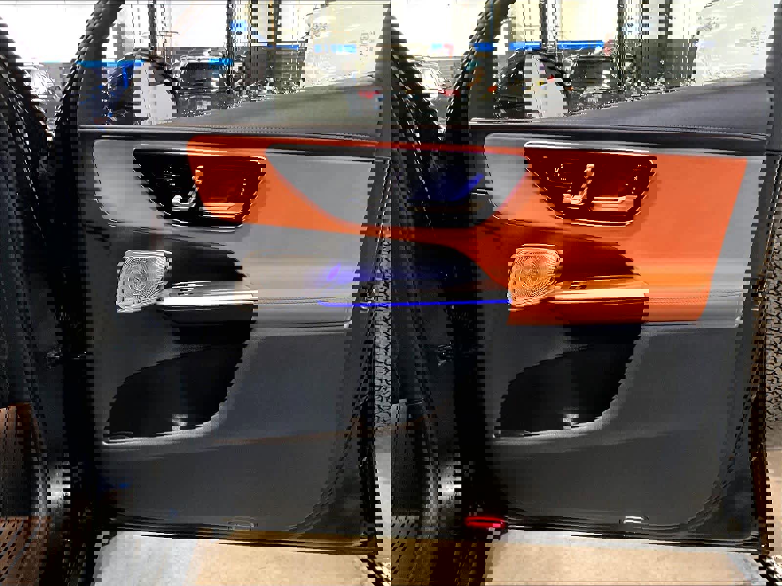 Used 2023 Mercedes-Benz GLC 300 4MATIC image 12