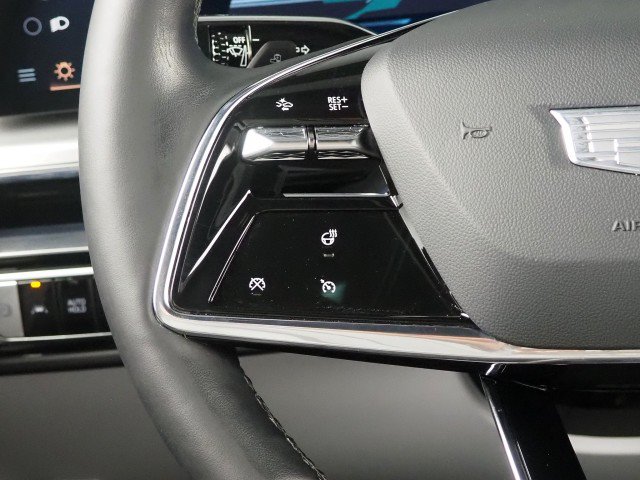 Used 2024 Cadillac Lyriq AWD Luxury image 22
