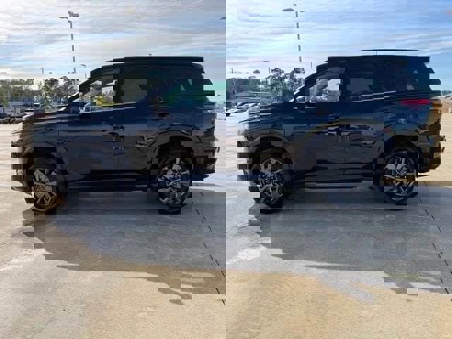 Used 2023 Nissan Pathfinder S image 2