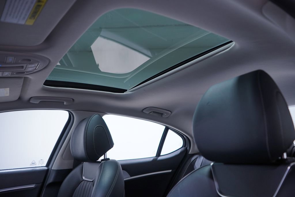 Used 2021 Genesis G70 3.3T image 8