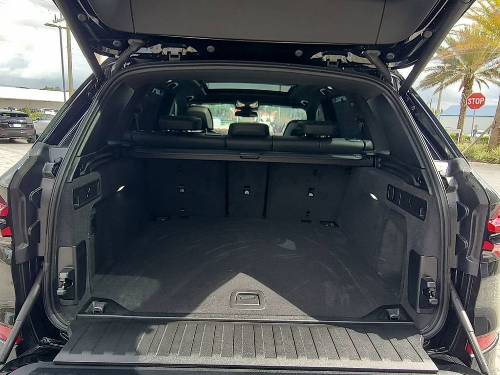 Used 2026 BMW X5 M60i image 11