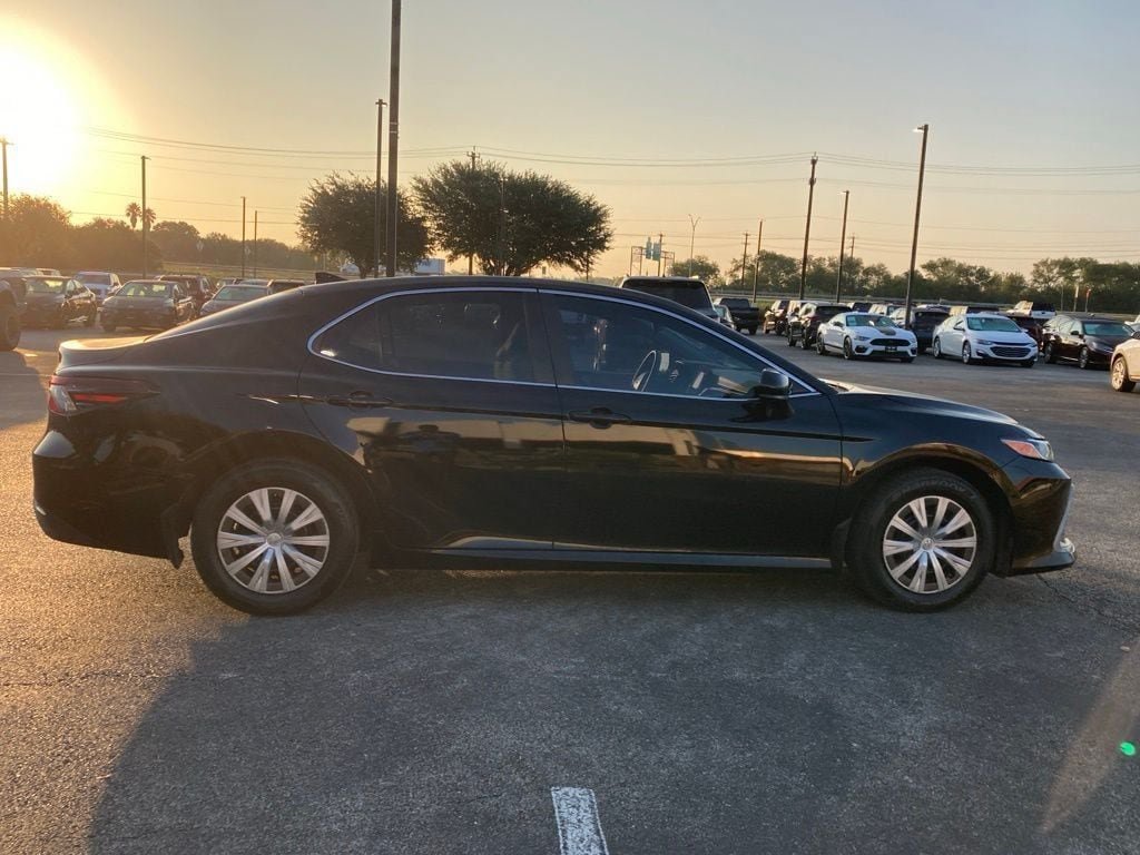 Certified 2022 Toyota Camry LE FWD image 4