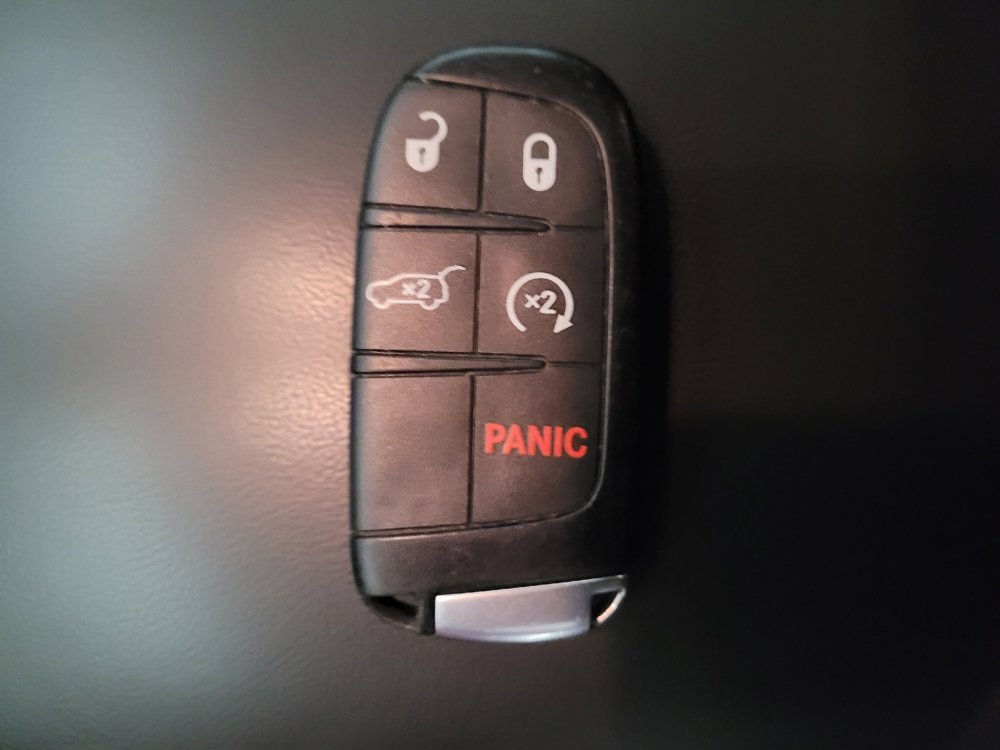 Used 2020 Jeep Grand Cherokee Limited w/ Luxury Group II image 32