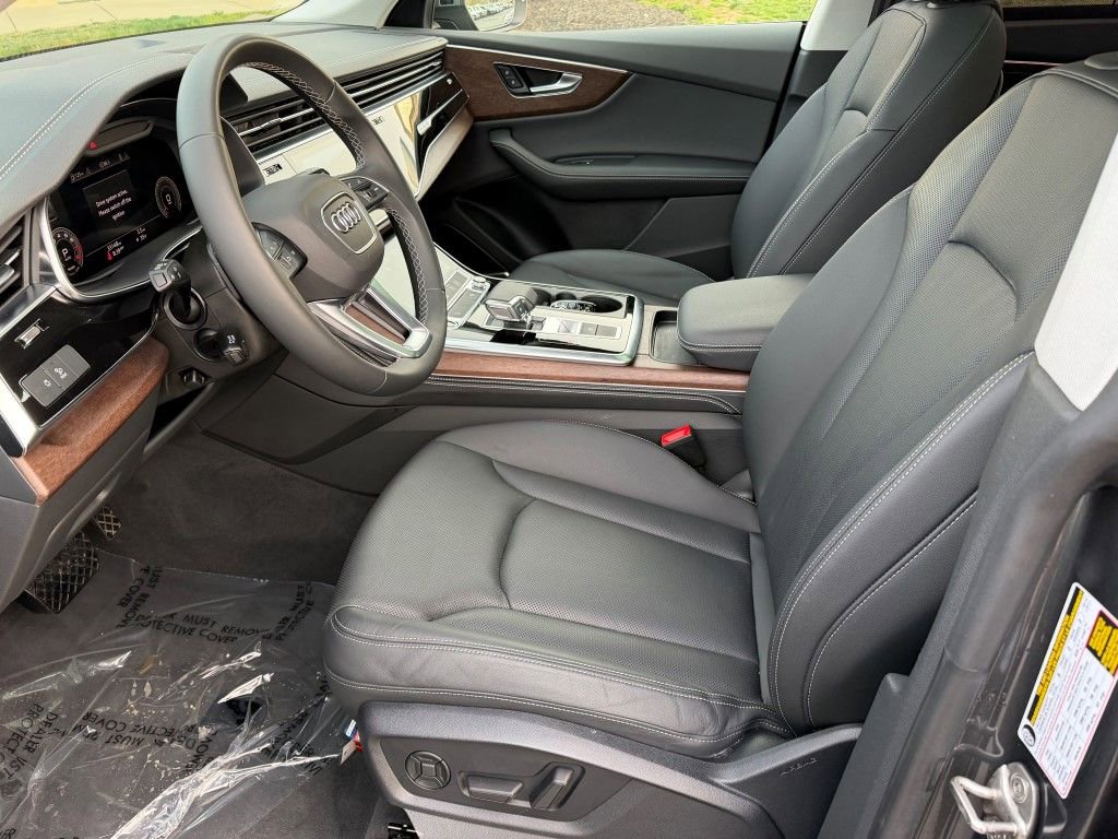 Certified 2023 Audi Q8 Premium Plus w/ Premium Plus Package image 3