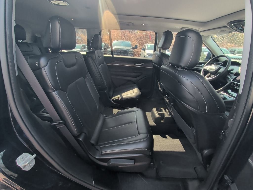 Used 2023 Jeep Grand Cherokee L Limited image 15