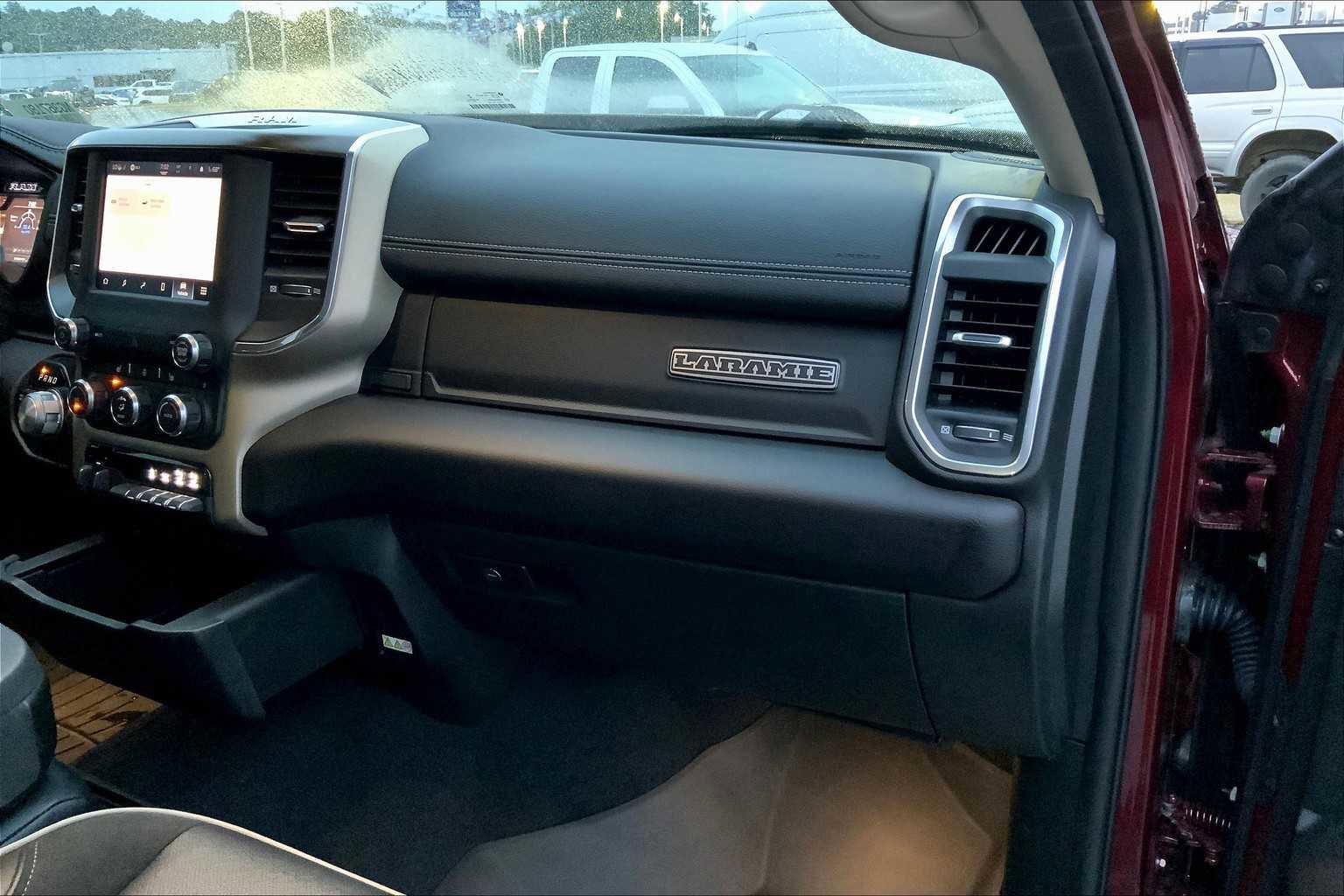 Used 2022 RAM 2500 Laramie w/ Protection Group image 17