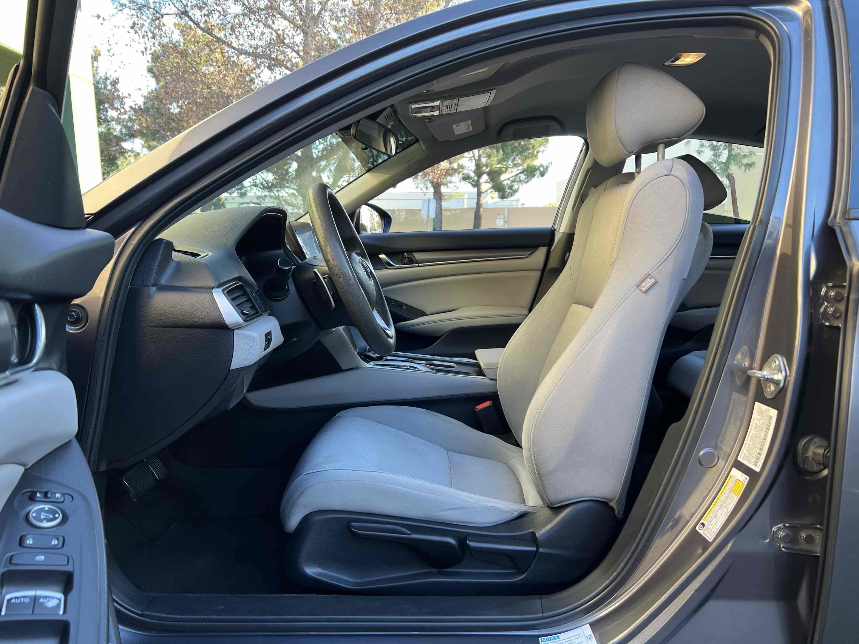 Used 2019 Honda Accord Hybrid image 4