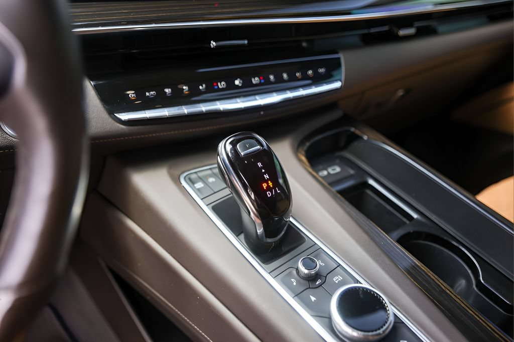 Used 2023 Cadillac Escalade Sport w/ LPO, ONYX Package AWD/4WD image 19