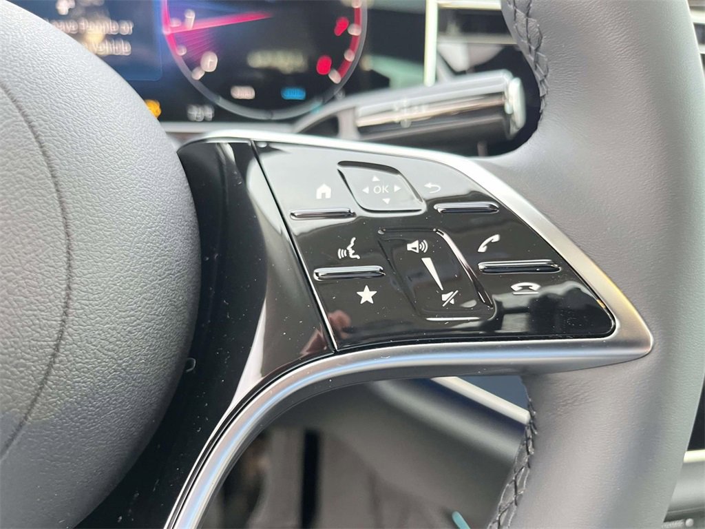 New 2026 Mercedes-Benz E 350 4MATIC Sedan image 17