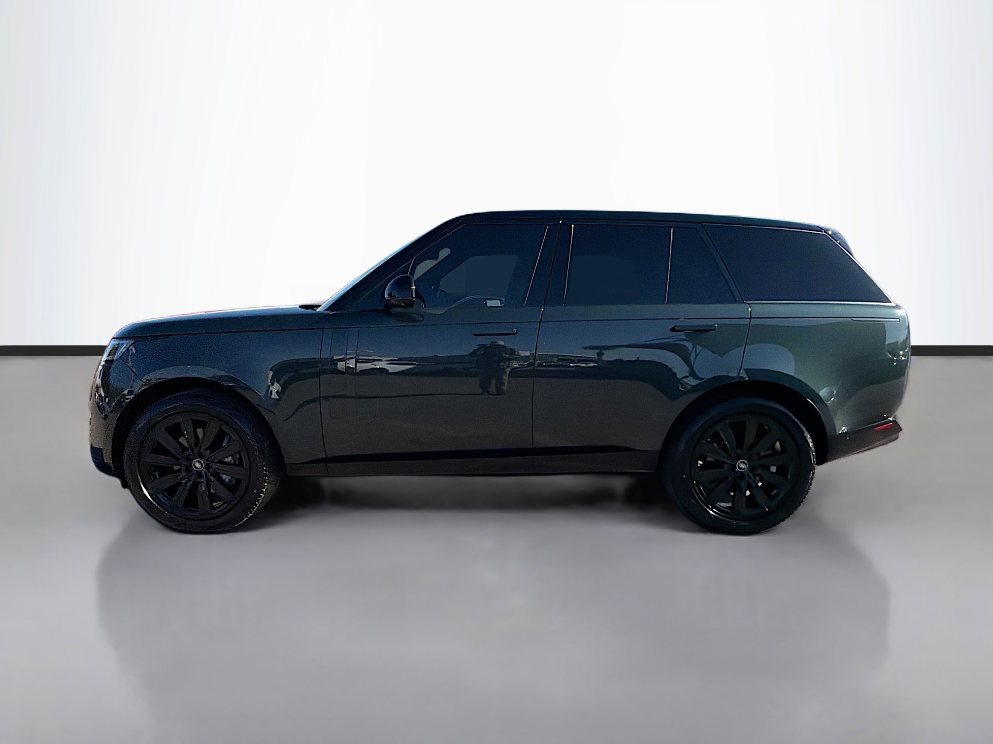 Used 2025 Land Rover Range Rover SE image 6