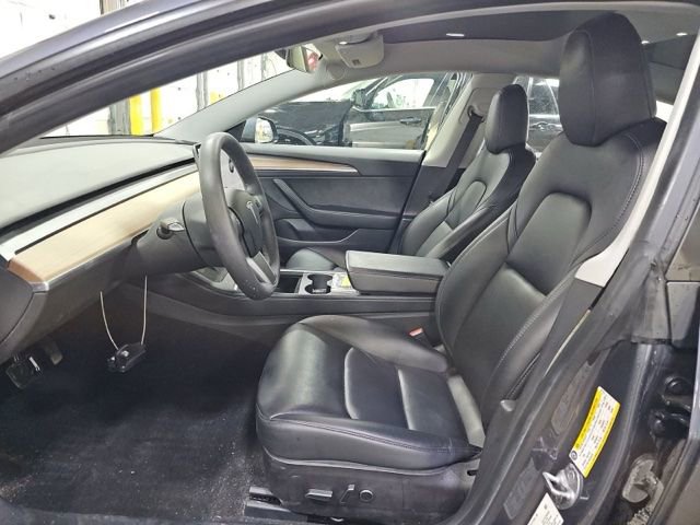 Used 2021 Tesla Model 3 Standard Range Plus image 9