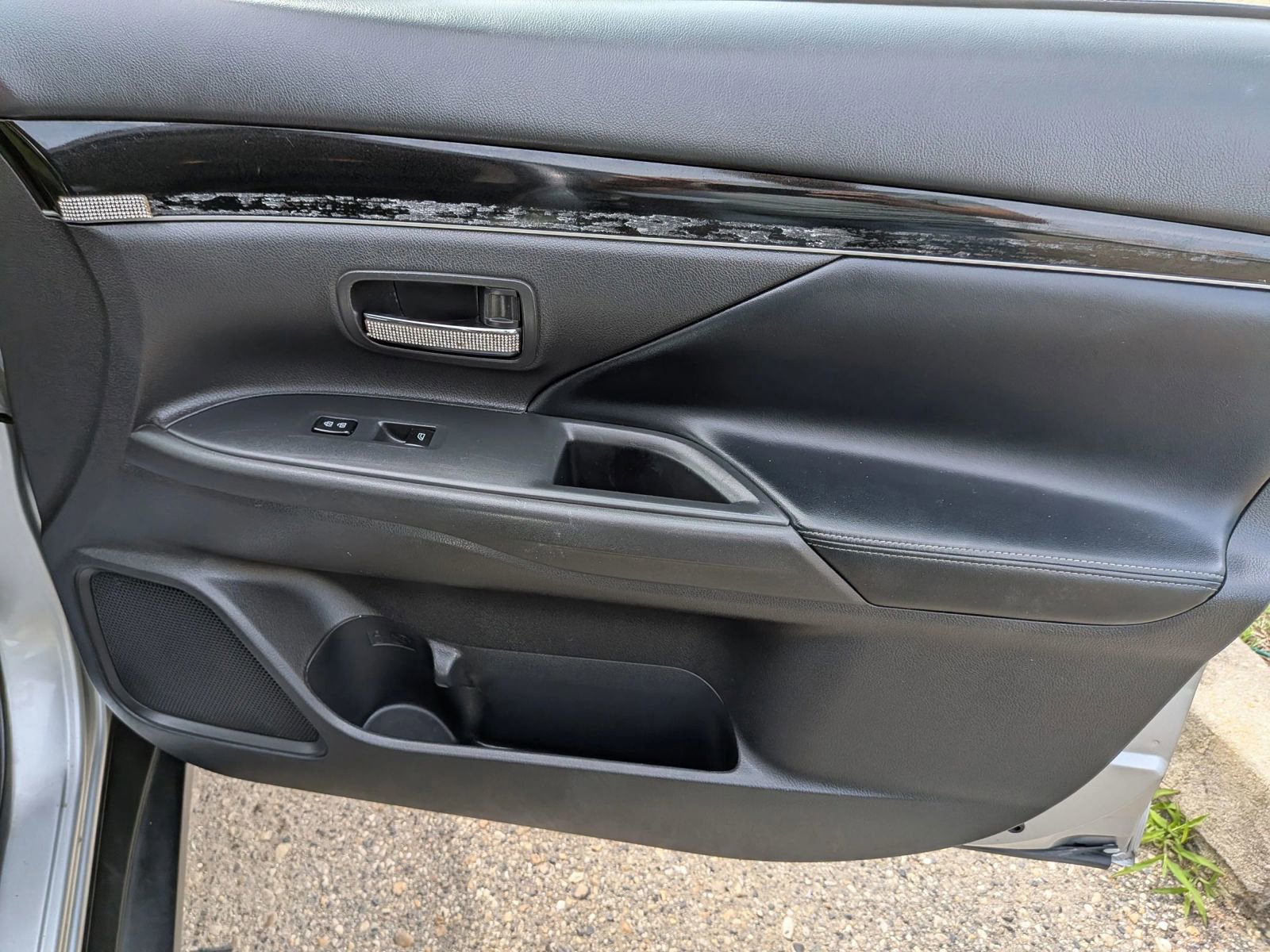 Used 2020 Mitsubishi Outlander SE FWD image 41