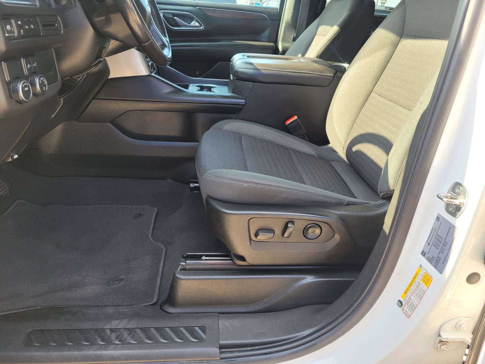 Used 2023 Chevrolet Suburban LS RWD image 17