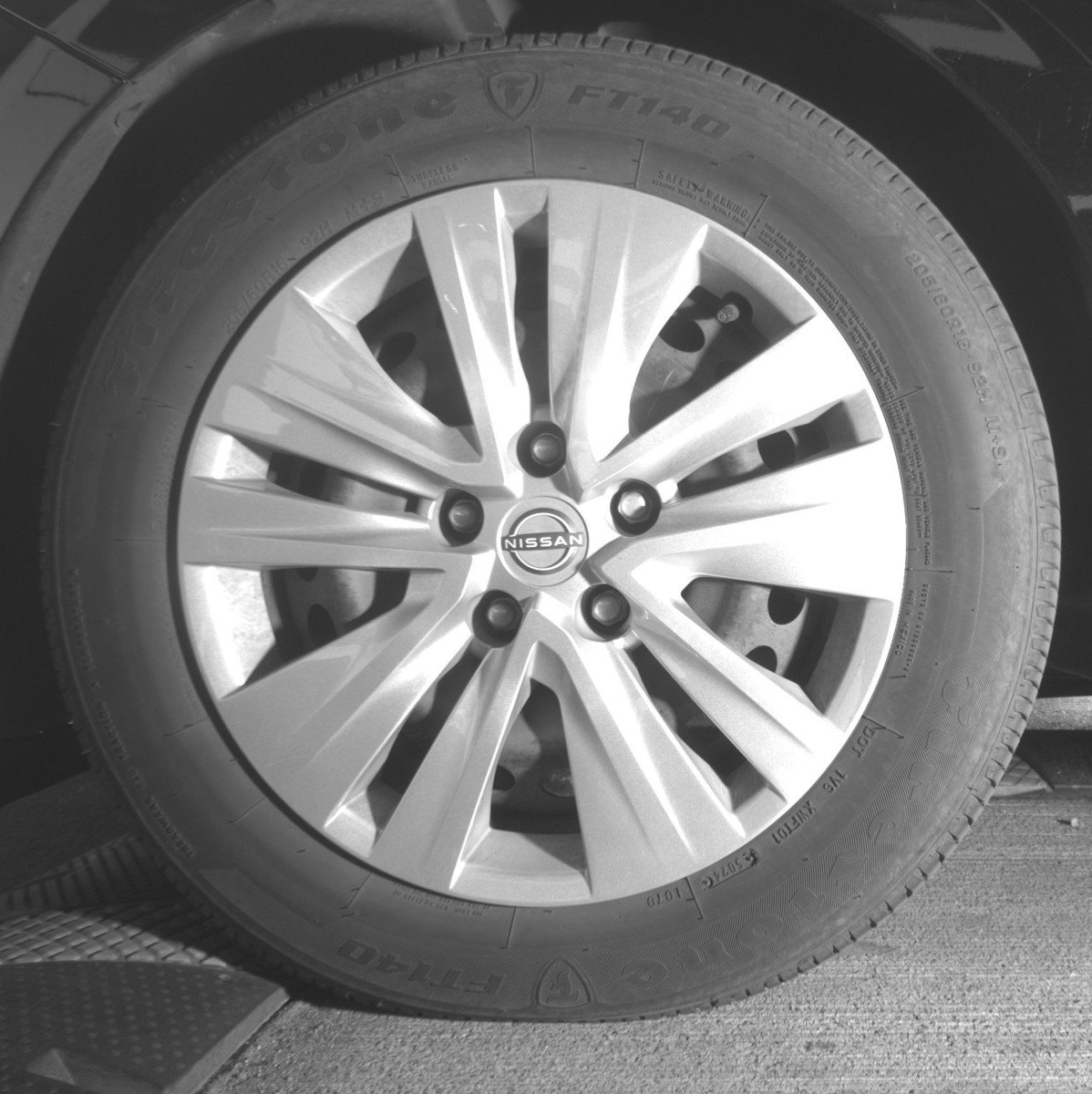 Used 2025 Nissan Sentra S image 14