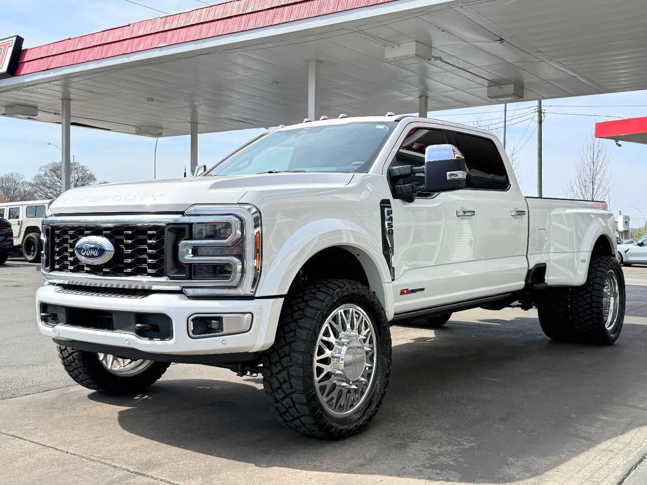 Used 2025 Ford F450 Platinum w/ Platinum Plus Package image 6