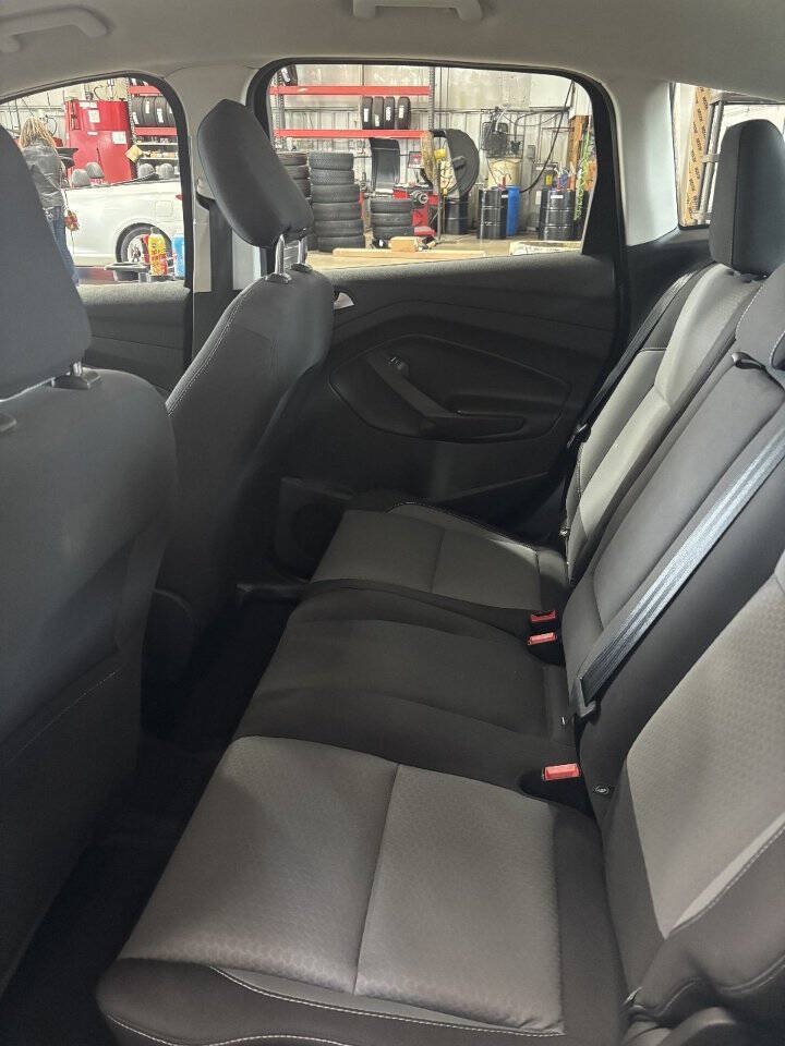 Used 2018 Ford C-MAX SE FWD image 6