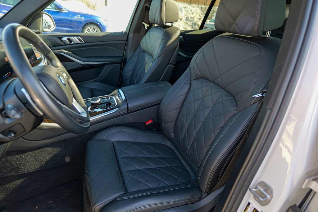 Used 2024 BMW X5 xDrive50e AWD/4WD image 21