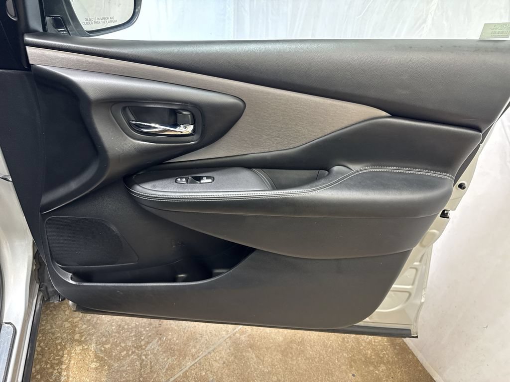 Used 2023 Nissan Murano SV AWD/4WD image 23