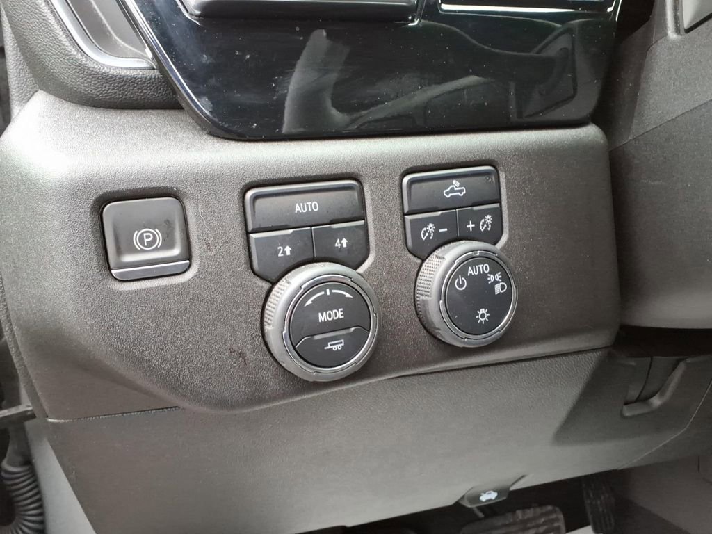Used 2023 Chevrolet Silverado 1500 LT image 20
