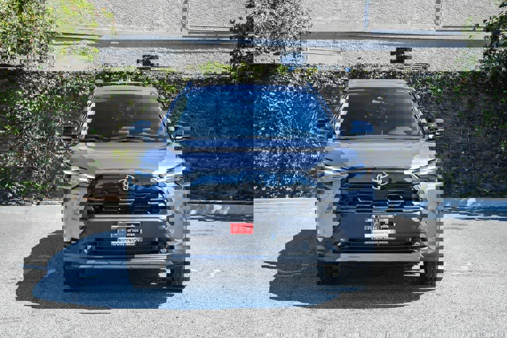 New 2026 Toyota Corolla Cross XLE video 2