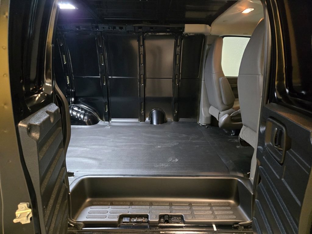 New 2026 Chevrolet Express 2500 w/ Driver Convenience Package RWD image 7