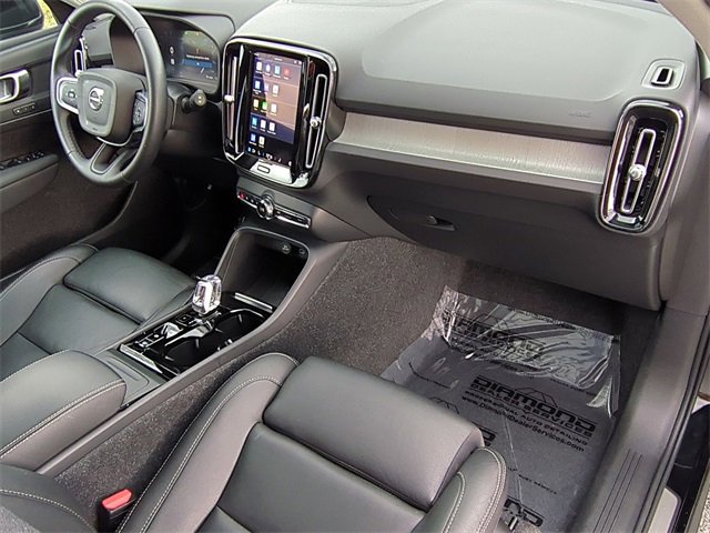 Used 2025 Volvo XC40 B5 Plus image 20