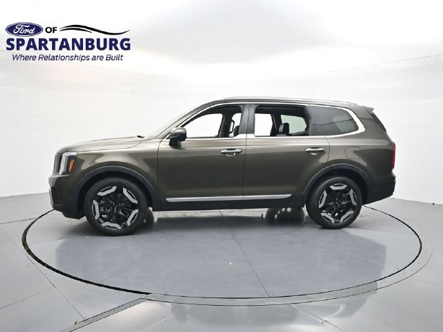 Used 2023 Kia Telluride S FWD image 4