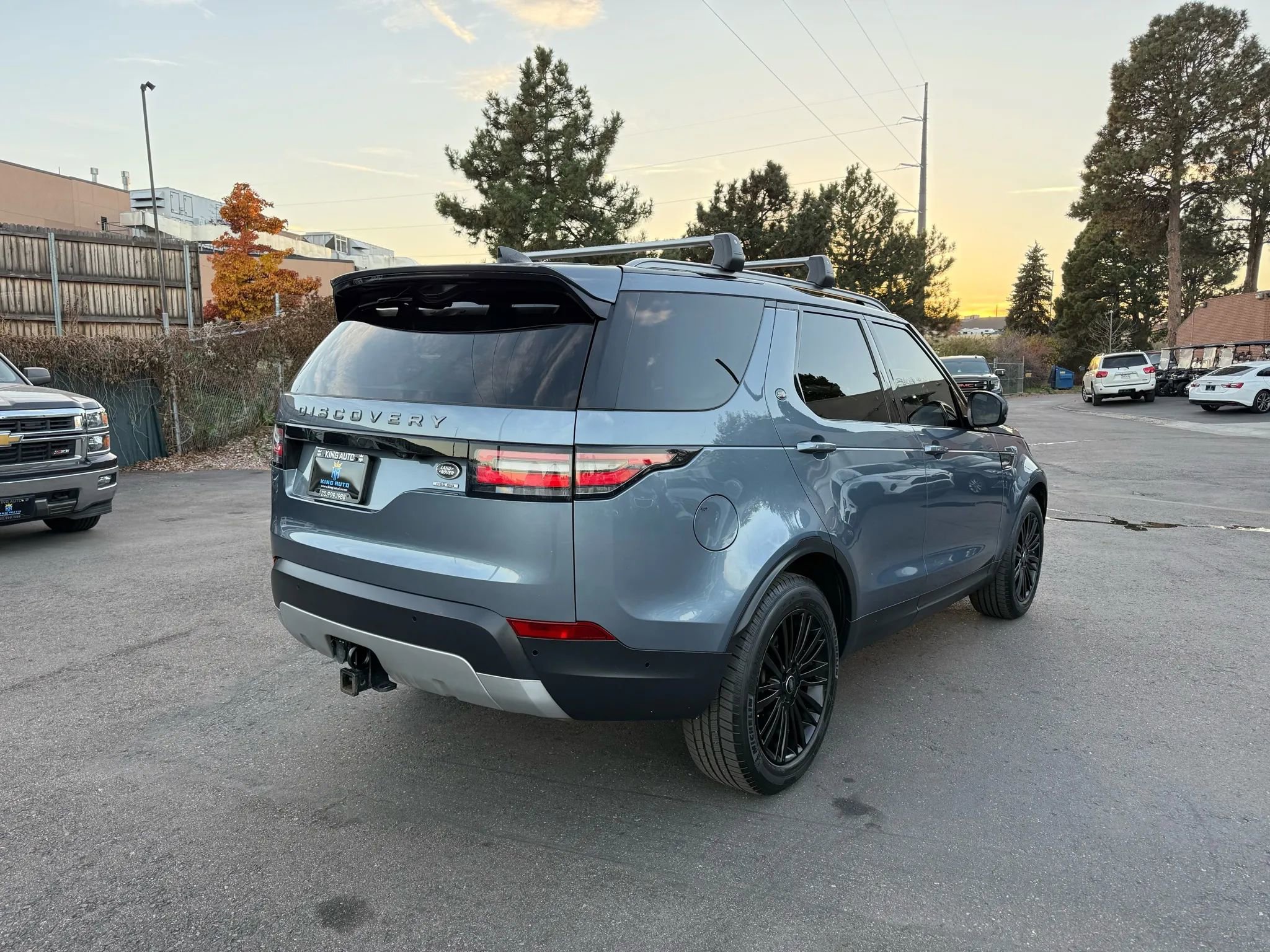Used 2019 Land Rover Discovery HSE image 8