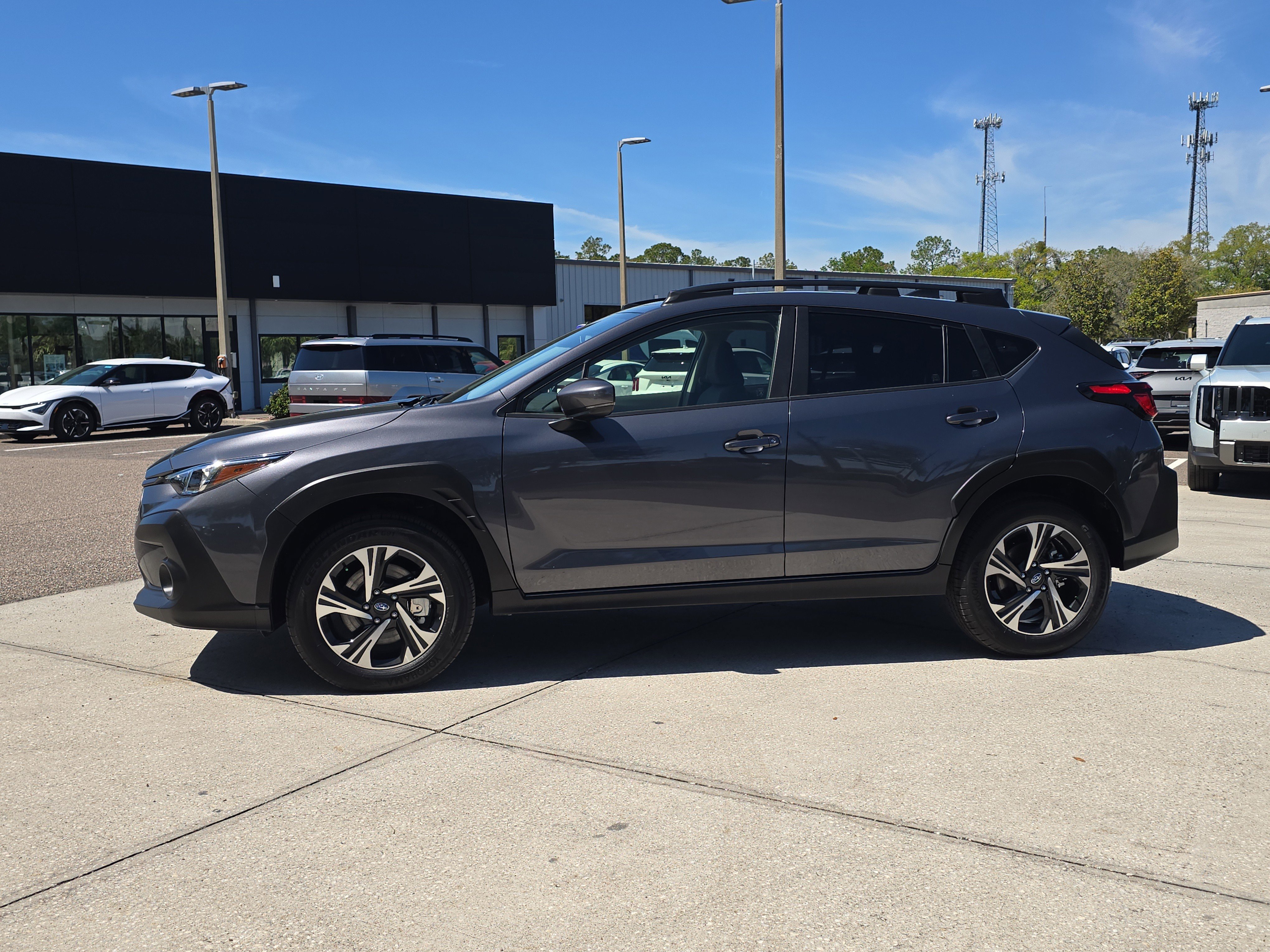 Used 2024 Subaru Crosstrek 2.0i Premium image 5