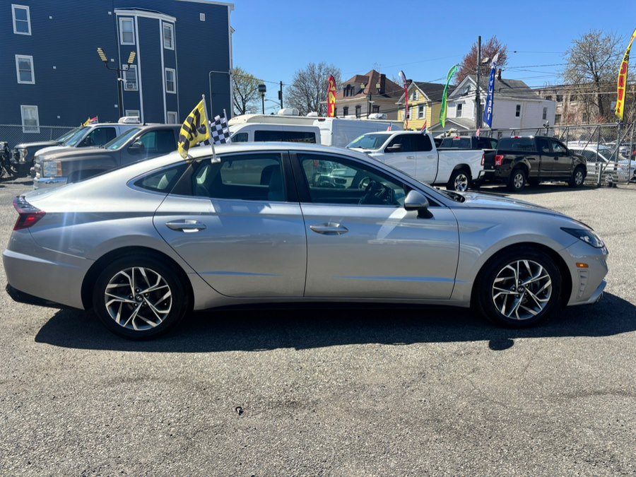 Used 2020 Hyundai Sonata SEL w/ Convenience Package FWD image 4