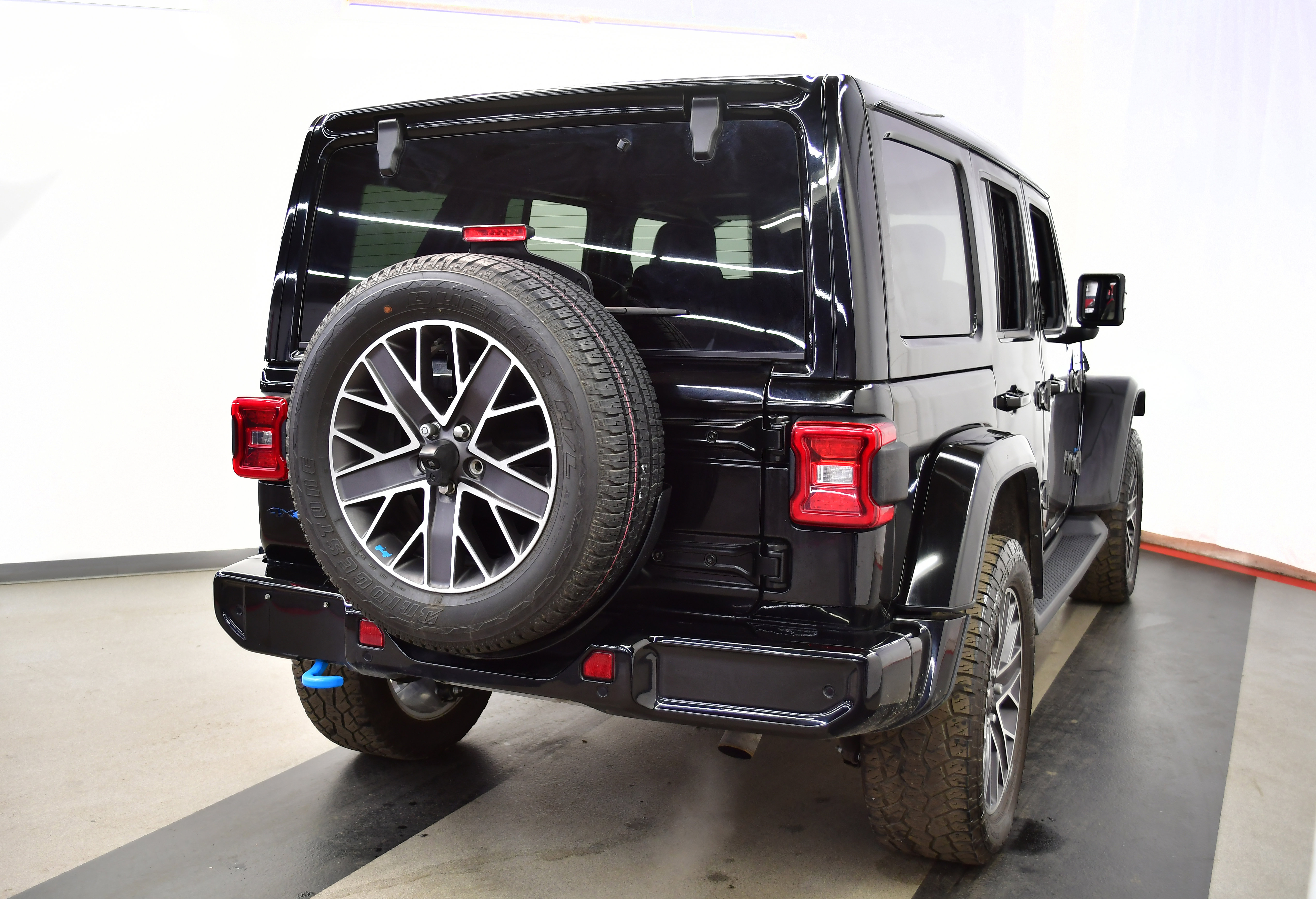 Used 2022 Jeep Wrangler Unlimited Sahara image 6