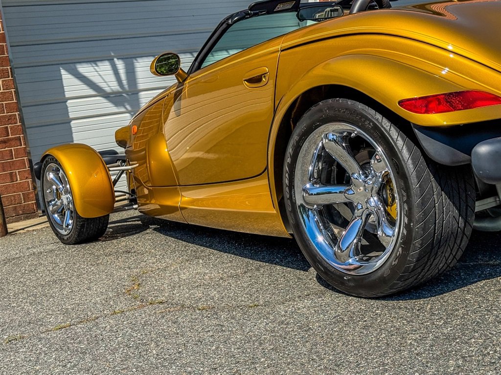 Used 2002 Chrysler Prowler image 29