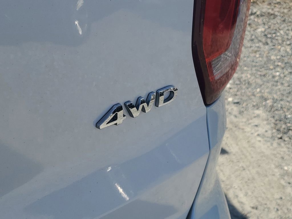 Used 2017 Ford Explorer XLT w/ Equipment Group 202A image 6