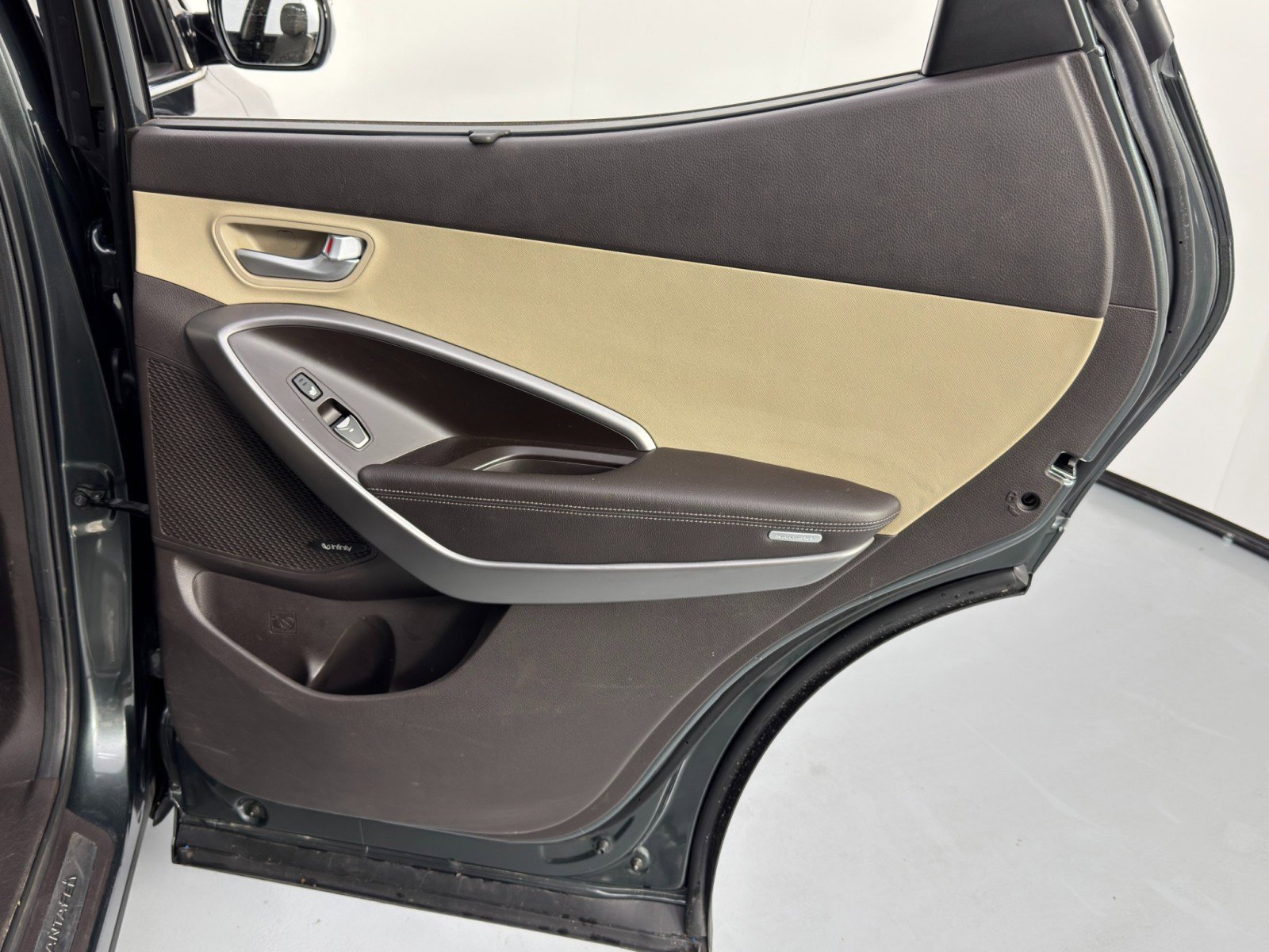 Used 2014 Hyundai Santa Fe w/ Technology Package 05 image 43