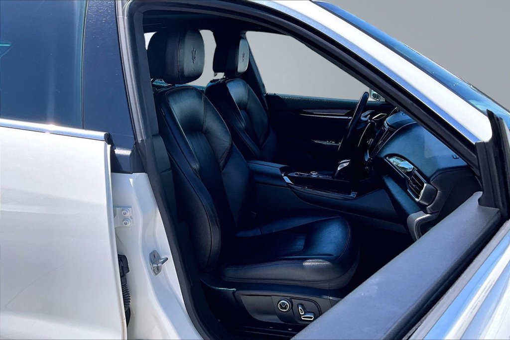 Used 2023 Maserati Levante Modena AWD/4WD image 16