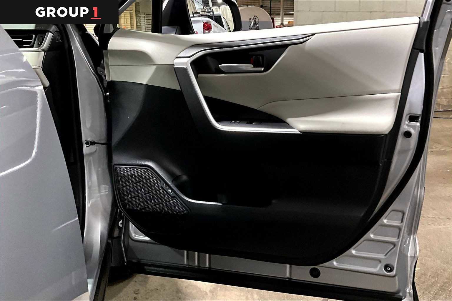 Certified 2020 Toyota RAV4 XLE w/ Convenience Package image 23