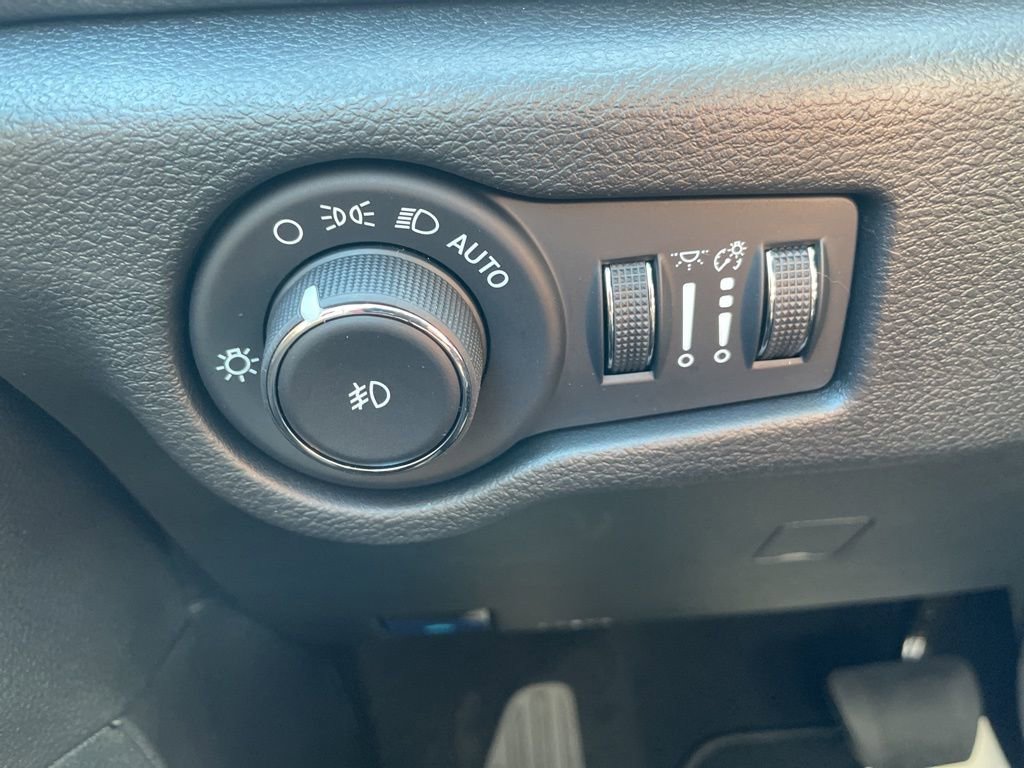 New 2026 Chrysler Pacifica Limited image 25