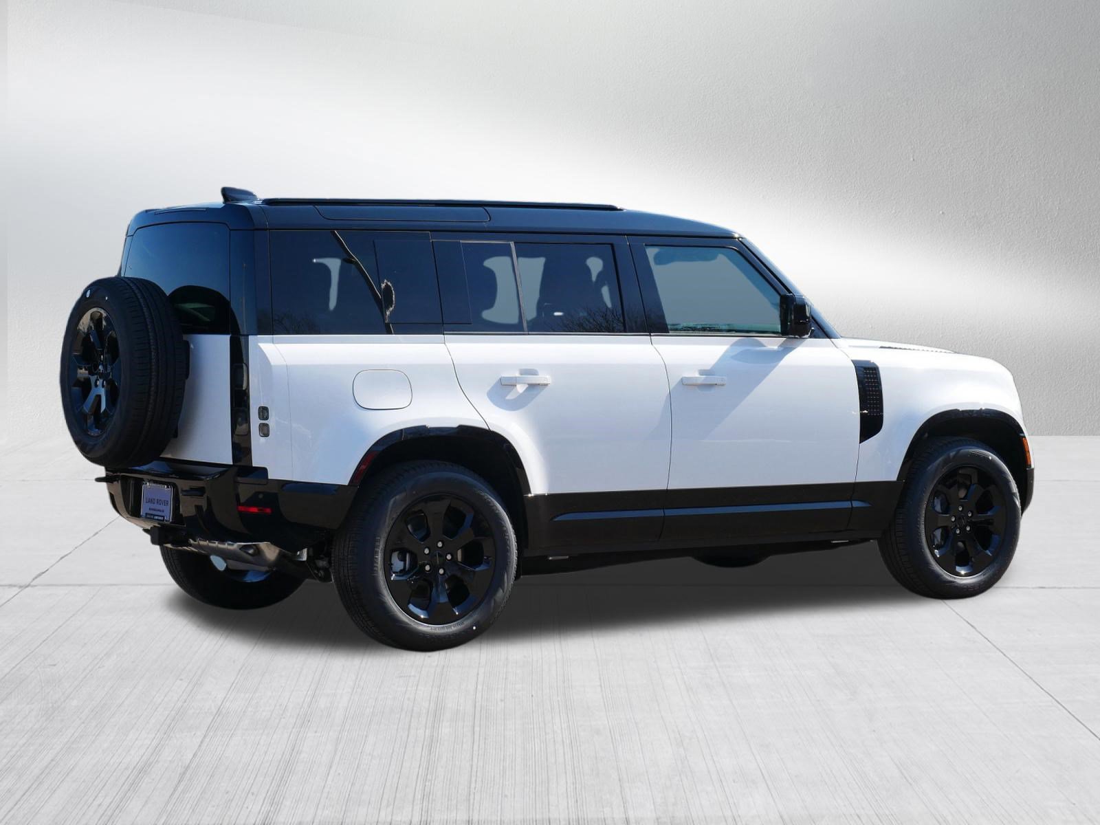 New 2026 Land Rover Defender 110 X-Dynamic SE AWD/4WD image 2
