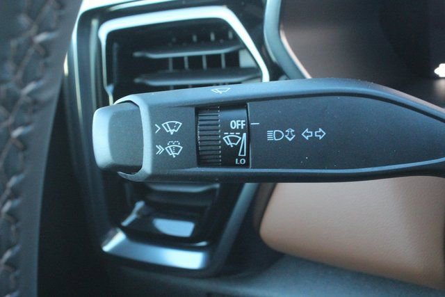 New 2025 GMC Canyon AT4 image 28