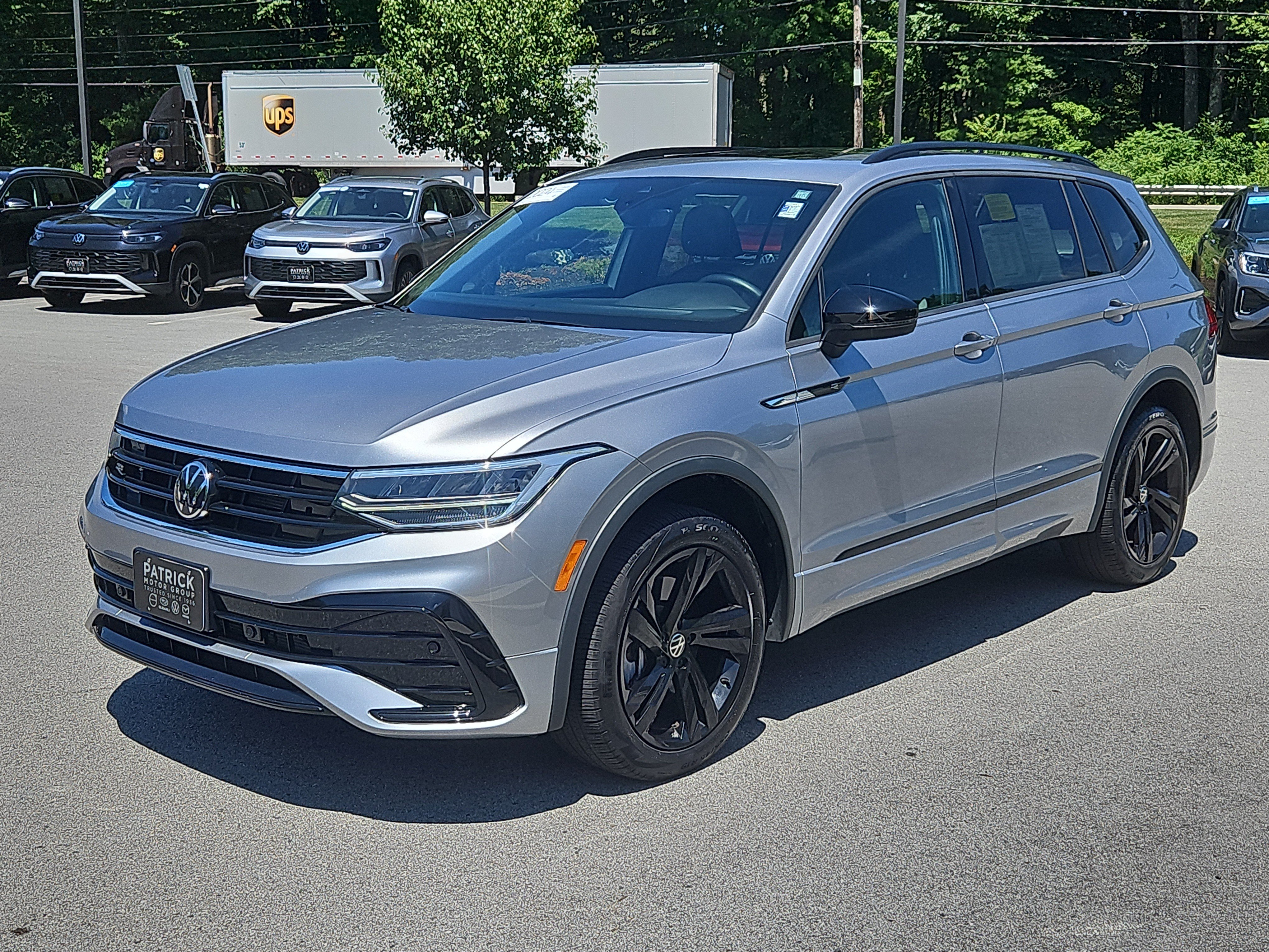 Certified 2024 Volkswagen Tiguan SE R-Line AWD/4WD image 4