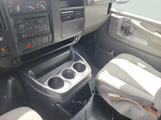 Used 2006 Chevrolet Express 2500 Extended w/ Power and Light Package RWD image 17