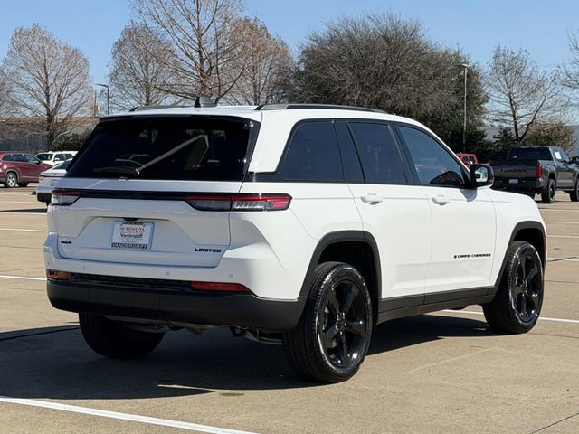 Used 2025 Jeep Grand Cherokee Limited w/ Black Appearance Package image 4