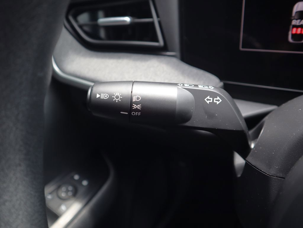 Used 2025 Nissan Kicks SV image 21