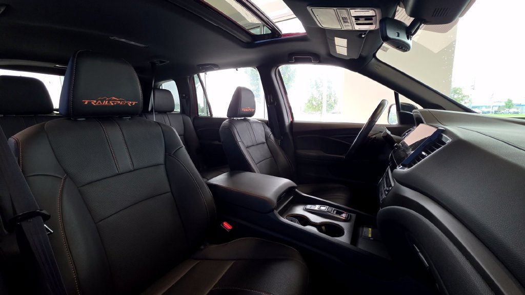 Used 2025 Honda Passport TrailSport image 11